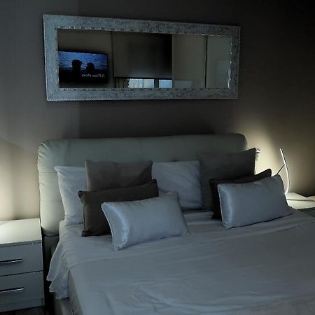 Entire Apartment , 2 Bedrooms Newly Remodeled Center Sitges Barcelona ภายนอก รูปภาพ