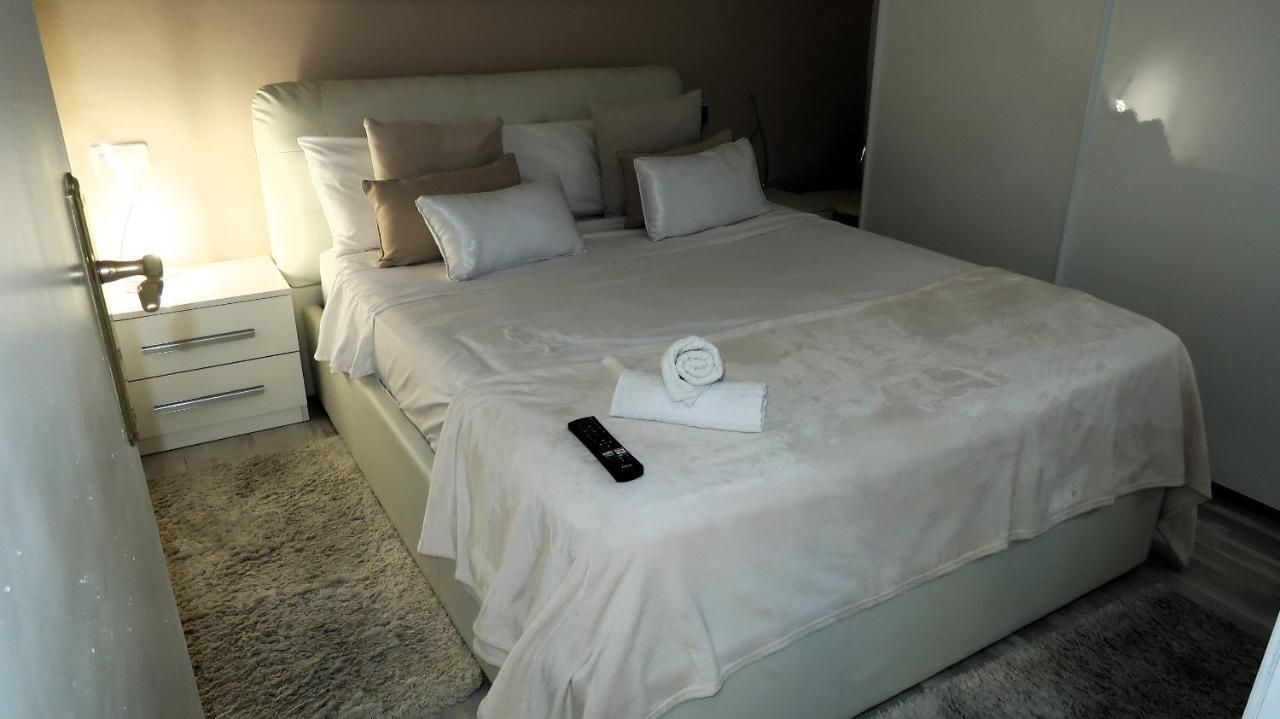 Entire Apartment , 2 Bedrooms Newly Remodeled Center Sitges Barcelona ภายนอก รูปภาพ