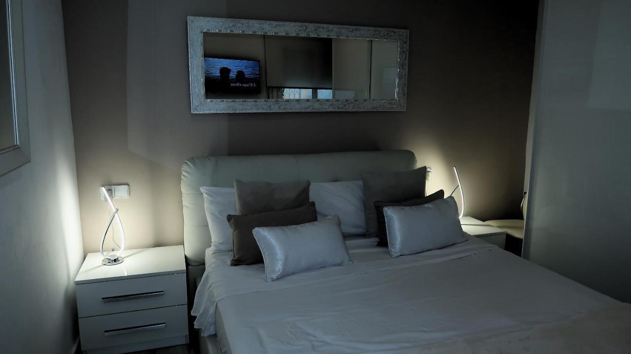 Entire Apartment , 2 Bedrooms Newly Remodeled Center Sitges Barcelona ภายนอก รูปภาพ