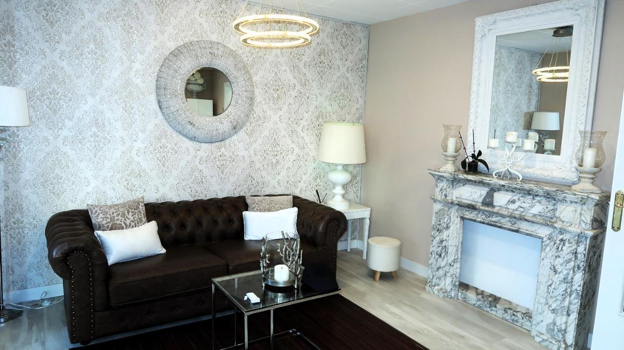 Entire Apartment , 2 Bedrooms Newly Remodeled Center Sitges Barcelona ภายนอก รูปภาพ