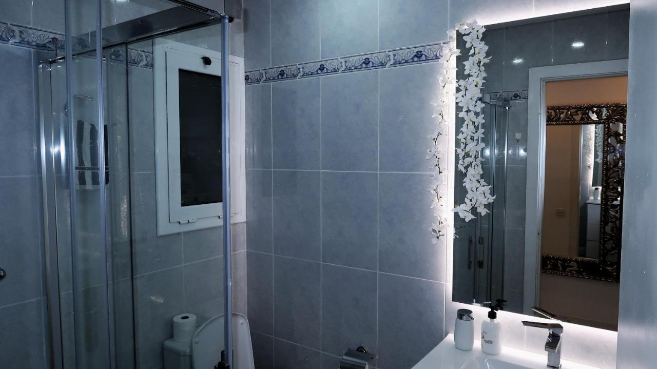 Entire Apartment , 2 Bedrooms Newly Remodeled Center Sitges Barcelona ภายนอก รูปภาพ
