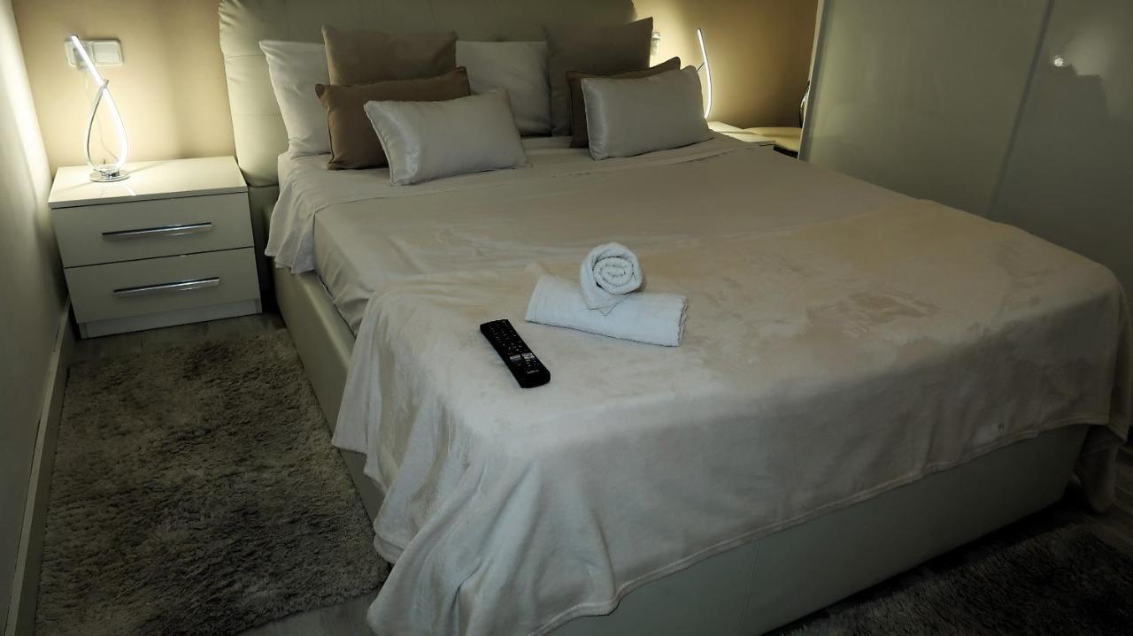 Entire Apartment , 2 Bedrooms Newly Remodeled Center Sitges Barcelona ภายนอก รูปภาพ
