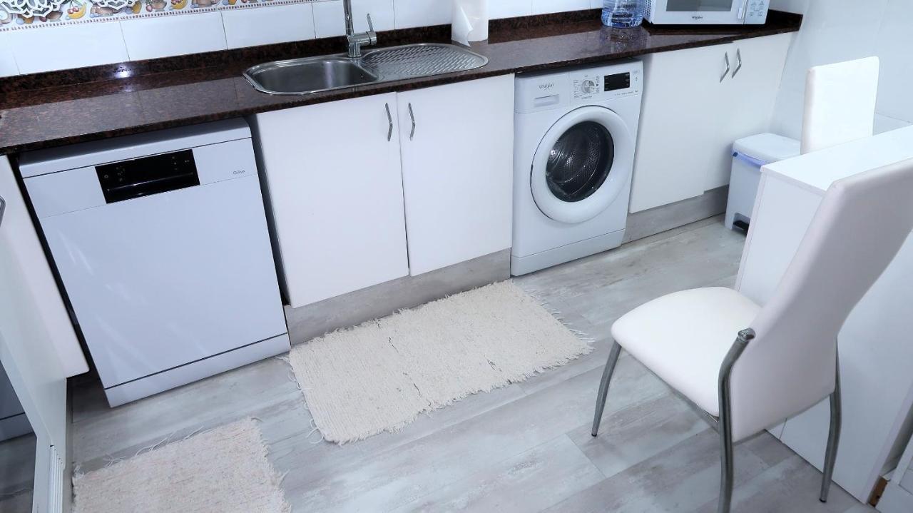 Entire Apartment , 2 Bedrooms Newly Remodeled Center Sitges Barcelona ภายนอก รูปภาพ
